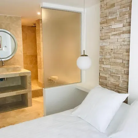 Feel@home Nemausus  Le 21 *