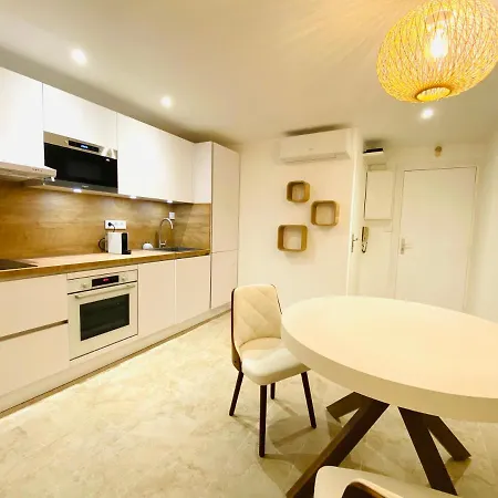 Feel@home Nemausus  Le 21