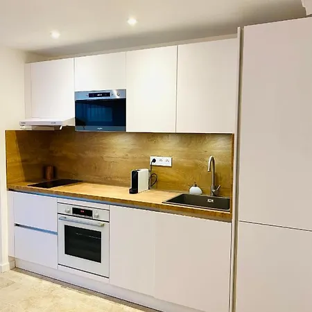 Feel@home Nemausus « Le 21 » * Nimes